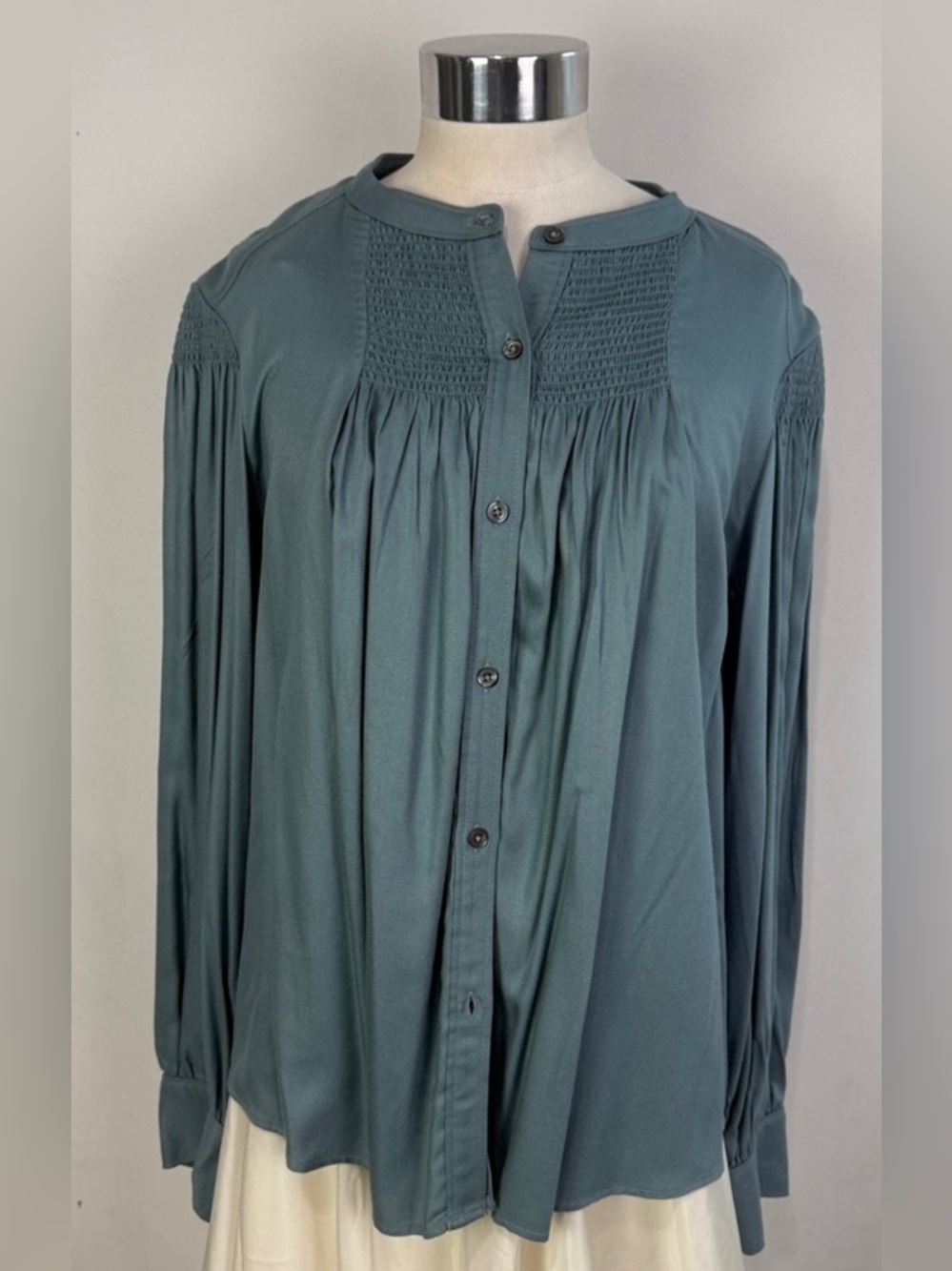 NWT REBECCA BEESON BLUE BUTTON WITH ELASTIC TRIM BLOUSE